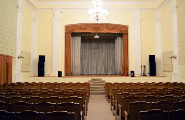 Изготавливаем: антрактно – раздвижные театральные занавесы